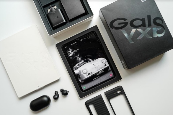 Galaxy Fold - bản tuyên ngôn đẳng cấp của giới siêu giàu - Ảnh 3. Galaxy Fold - bản tuyên ngôn đẳng cấp của giới siêu giàu - Ảnh 3.