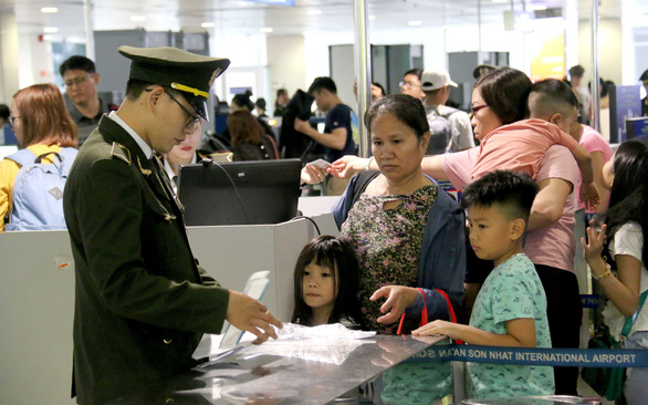 Hàng không: lo ngại bị treo hệ thống check-in - Ảnh 1. Hàng không: lo ngại bị treo hệ thống check-in - Ảnh 1.