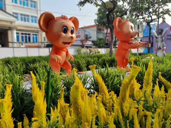 Đường hoa Cần Thơ năm nay sẽ Xuân này hơn hẳn mấy xuân qua - Ảnh 13. Đường hoa Cần Thơ năm nay sẽ Xuân này hơn hẳn mấy xuân qua - Ảnh 13.