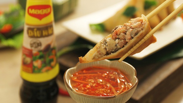 Chả giò Tom Yum - món ăn lạ miệng đưa cơm ngày tết - Ảnh 4. Chả giò Tom Yum - món ăn lạ miệng đưa cơm ngày tết - Ảnh 4.