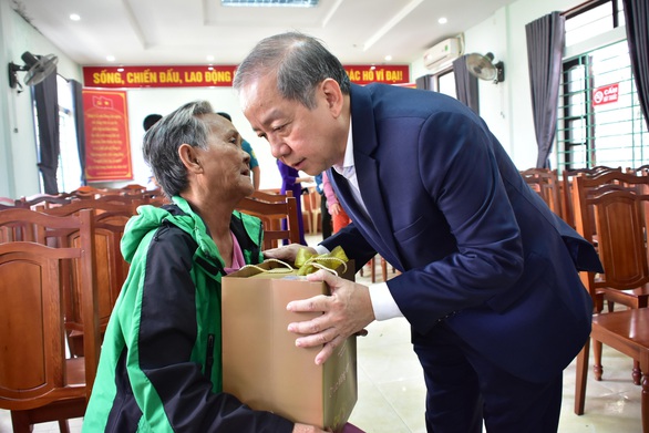 Người dân sống ở di tích Kinh thành Huế sẽ chọn đất định cư trước tết - Ảnh 1. Người dân sống ở di tích Kinh thành Huế sẽ chọn đất định cư trước tết - Ảnh 1.
