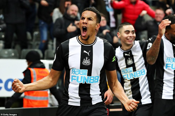 Chelsea bị Newcastle hạ ‘đo ván’ ở phút 90+4 - Ảnh 2. Chelsea bị Newcastle hạ ‘đo ván’ ở phút 90+4 - Ảnh 2.