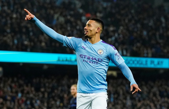 Jesus lập cú đúp, M.C buộc Everton thua trận đầu tiên cùng HLV Ancelotti - Ảnh 1. Jesus lập cú đúp, M.C buộc Everton thua trận đầu tiên cùng HLV Ancelotti - Ảnh 1.