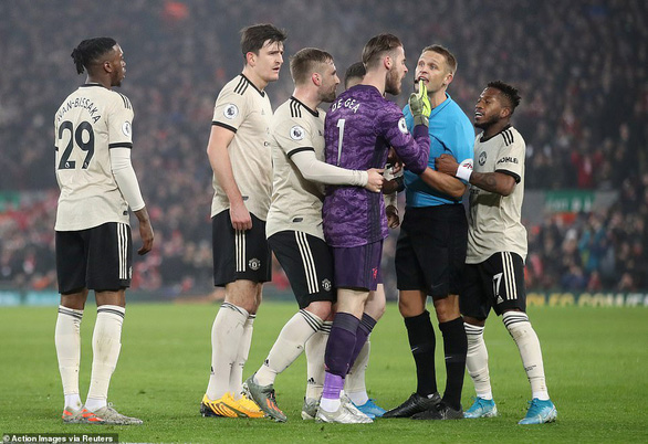 Van Dijk và Salah nổ súng, Liverpool thắng thuyết phục M.U tại Anfield - Ảnh 2. Van Dijk và Salah nổ súng, Liverpool thắng thuyết phục M.U tại Anfield - Ảnh 2.