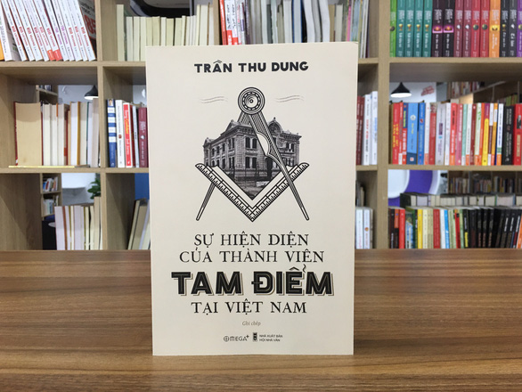 Sách về Hội Tam Điểm bị nhắc tạm ngừng phát hành để sửa chữa - Ảnh 1.