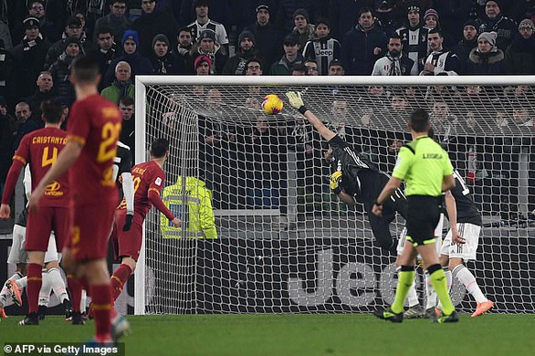 Ronaldo đột phá ghi bàn, Juventus hạ Roma để vào bán kết Cúp quốc gia Ý - Ảnh 3. Ronaldo đột phá ghi bàn, Juventus hạ Roma để vào bán kết Cúp quốc gia Ý - Ảnh 3.