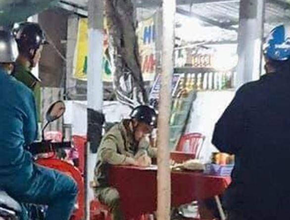 Kiểm tra quán ăn bị tố bán dĩa cơm và tô hủ tíu giá 500.000 đồng - Ảnh 1. Kiểm tra quán ăn bị tố bán dĩa cơm và tô hủ tíu giá 500.000 đồng - Ảnh 1.