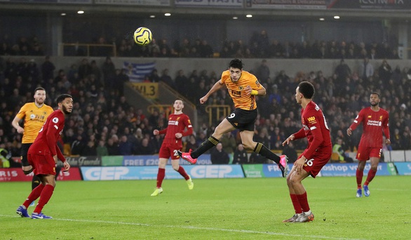 Thắng sát nút Wolverhampton 2-1, Liverpool duy trì mạch bất bại - Ảnh 2. Thắng sát nút Wolverhampton 2-1, Liverpool duy trì mạch bất bại - Ảnh 2.