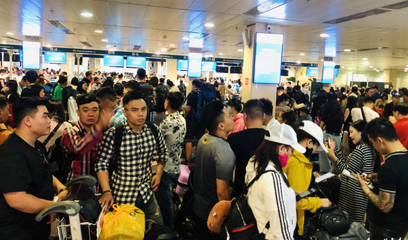 Nhiều hãng bay có đến 50% chuyến bay chậm trễ trong dịp Tết Canh Tý - Ảnh 3. Nhiều hãng bay có đến 50% chuyến bay chậm trễ trong dịp Tết Canh Tý - Ảnh 3.