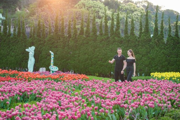 Bắt trọn mùa hoa tulip đẹp “rụng tim” ở Bà Nà Hills - Ảnh 11. Bắt trọn mùa hoa tulip đẹp “rụng tim” ở Bà Nà Hills - Ảnh 11.