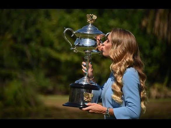 Hoa khôi quần vợt Wozniacki giải nghệ trong nước mắt - Ảnh 4. Hoa khôi quần vợt Wozniacki giải nghệ trong nước mắt - Ảnh 4.