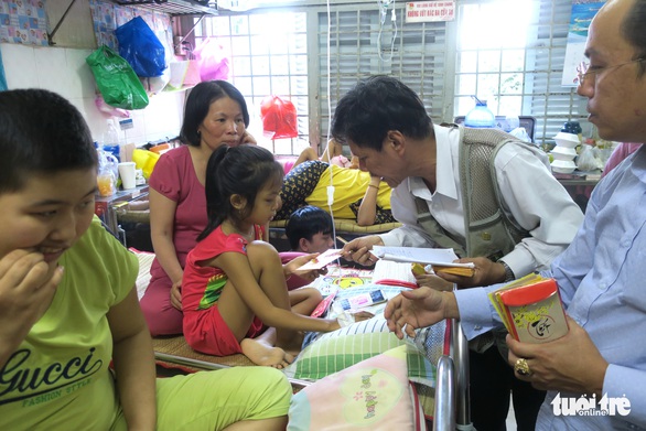 Tết cùng bệnh nhi ung thư - Ảnh 3. Tết cùng bệnh nhi ung thư - Ảnh 3.