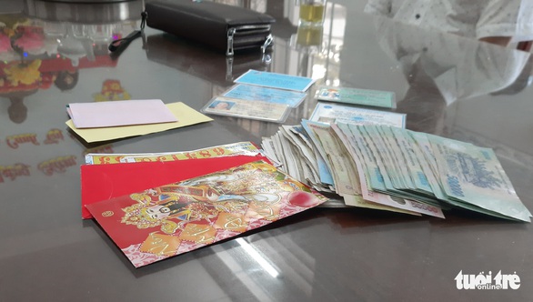 Trả hơn 30 triệu đồng cho một phụ nữ đánh rơi trên đường về quê ăn tết - Ảnh 2. Trả hơn 30 triệu đồng cho một phụ nữ đánh rơi trên đường về quê ăn tết - Ảnh 2.