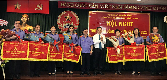 Viện Kiểm sát nhân dân TP.HCM nhận cờ thi đua của Chính phủ - Ảnh 2. Viện Kiểm sát nhân dân TP.HCM nhận cờ thi đua của Chính phủ - Ảnh 2.