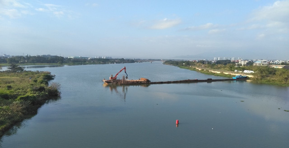 Đập tạm ‘cứu’ Đà Nẵng khỏi nguy cơ thiếu nước dịp tết - Ảnh 1. Đập tạm ‘cứu’ Đà Nẵng khỏi nguy cơ thiếu nước dịp tết - Ảnh 1.