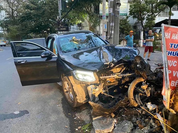 Tài xế xe hơi tông chết bác tài Grab 64 tuổi ra trình diện, dương tính ma túy - Ảnh 1. Tài xế xe hơi tông chết bác tài Grab 64 tuổi ra trình diện, dương tính ma túy - Ảnh 1.