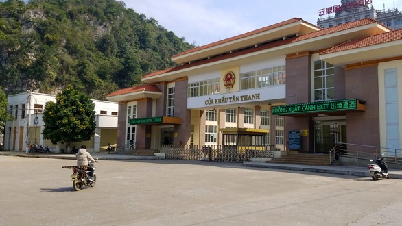 Cửa khẩu vắng như chùa Bà Đanh trong dịch cúm corona - Ảnh 1. Cửa khẩu vắng như chùa Bà Đanh trong dịch cúm corona - Ảnh 1.