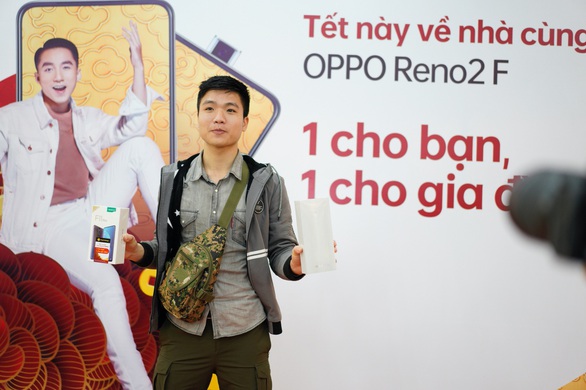 OPPO tặng 300 món quà Reno2 F dịp Xuân về - Ảnh 3. OPPO tặng 300 món quà Reno2 F dịp Xuân về - Ảnh 3.