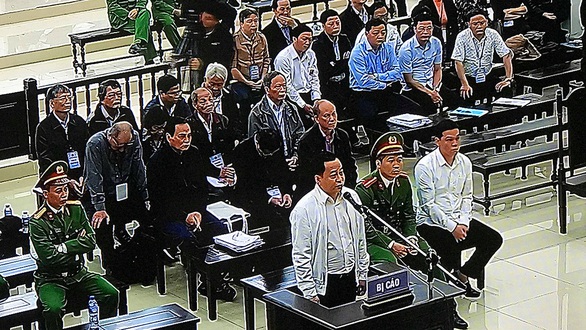 Trước tòa, Phan Văn Anh Vũ đề nghị không gọi mình là Vũ ‘nhôm’ - Ảnh 1. Trước tòa, Phan Văn Anh Vũ đề nghị không gọi mình là Vũ ‘nhôm’ - Ảnh 1.