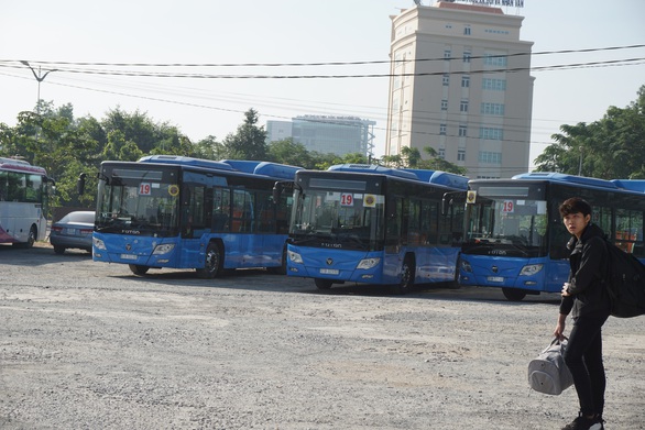 Nợ lương gần hai tháng giáp tết, xe buýt tuyến số 19 ngưng chạy - Ảnh 1. Nợ lương gần hai tháng giáp tết, xe buýt tuyến số 19 ngưng chạy - Ảnh 1.