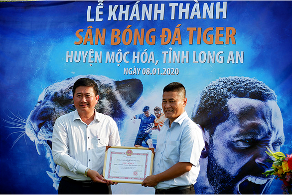 HEINEKEN Việt Nam xây sân bóng đá cộng đồng tại huyện biên giới Mộc Hóa - Ảnh 1. HEINEKEN Việt Nam xây sân bóng đá cộng đồng tại huyện biên giới Mộc Hóa - Ảnh 1.