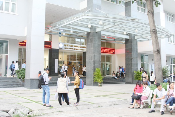 Chậm cấp bằng bác sĩ do Bộ GD-ĐT tạm dừng bán phôi bằng - Ảnh 1. Chậm cấp bằng bác sĩ do Bộ GD-ĐT tạm dừng bán phôi bằng - Ảnh 1.