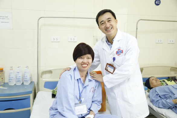 Nữ sinh viên bị ung thư thi duyên dáng được tặng 13 liệu trình thuốc đặc trị - Ảnh 3. Nữ sinh viên bị ung thư thi duyên dáng được tặng 13 liệu trình thuốc đặc trị - Ảnh 3.