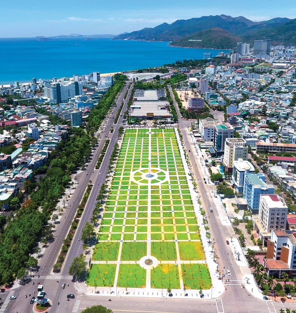 Khước từ dự án chục tỉ USD, Bình Định quyết liệt giữ biển cho dân - Ảnh 1. Khước từ dự án chục tỉ USD, Bình Định quyết liệt giữ biển cho dân - Ảnh 1.