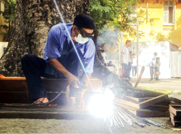 Cuộc thi ảnh Tuổi Xanh: Lời tri ân cho chú nhân viên - Ảnh 1. Cuộc thi ảnh Tuổi Xanh: Lời tri ân cho chú nhân viên - Ảnh 1.