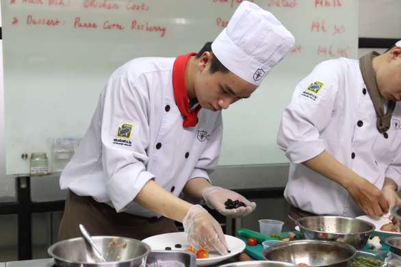 Bỏ đại học luật đi học nghề bếp - Ảnh 1. Bỏ đại học luật đi học nghề bếp - Ảnh 1.