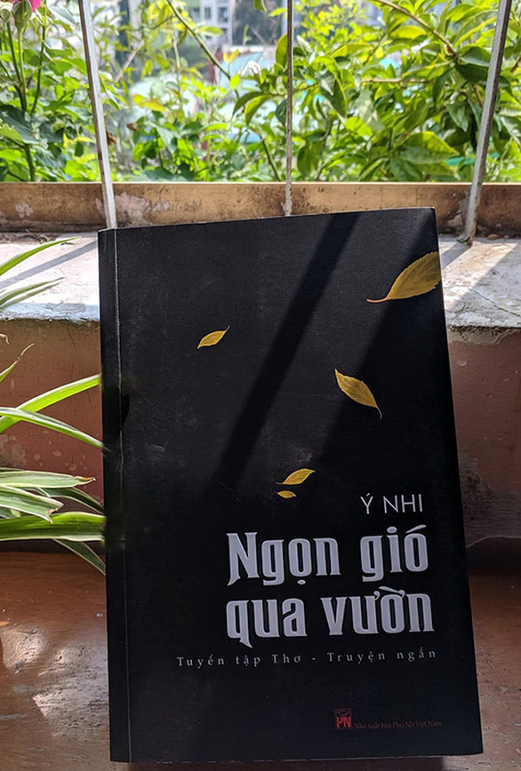 Nhà thơ Ý Nhi:  Làm nghệ thuật,  không nên xu thời - Ảnh 2.