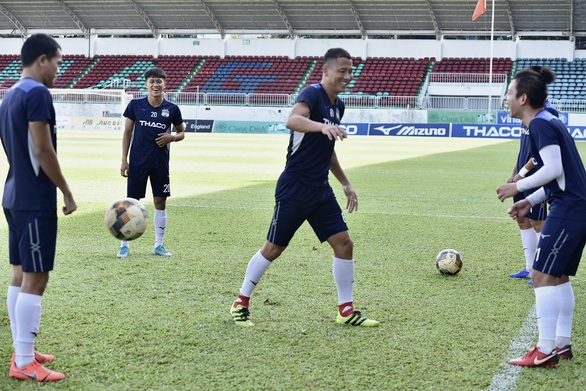 Vòng 13 V-League 2020: Cuộc đua căng thẳng - Ảnh 1. Vòng 13 V-League 2020: Cuộc đua căng thẳng - Ảnh 1.