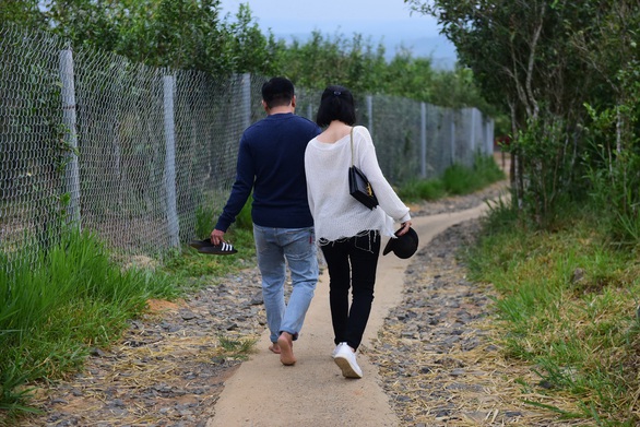 Nắm cát trong bàn tay - Ảnh 1. Nắm cát trong bàn tay - Ảnh 1.