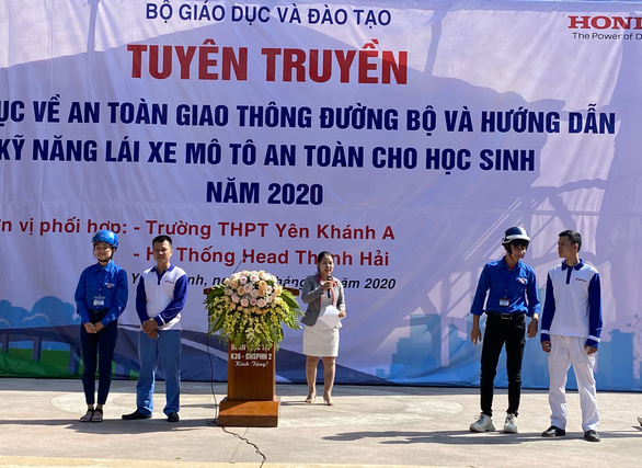 Bộ GD-ĐT khen quán quân Olympia 2020 Nguyễn Thị Thu Hằng - Ảnh 2.