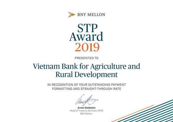 Agribank nhận giải thưởng Tỉ lệ điện thanh toán chuẩn xuất sắc năm 2019 - Ảnh 1.