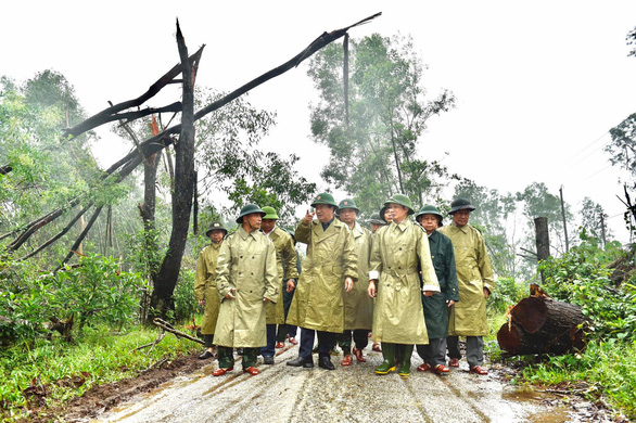 Phó thủ tướng Trịnh Đình Dũng chỉ đạo công tác cứu hộ tại thủy điện Rào Trăng 3 - Ảnh 1.