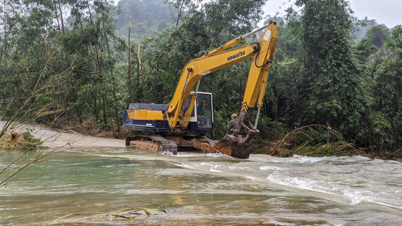 Đã liên lạc được với nhóm công nhân ở Thủy điện Rào Trăng 3 - Ảnh 4.