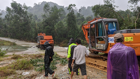 Đã liên lạc được với nhóm công nhân ở Thủy điện Rào Trăng 3 - Ảnh 5.