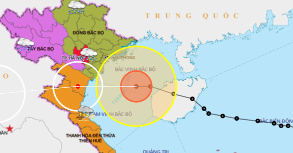 NÓNG: Sáng nay tâm bão số 7 ngay trên vịnh Bắc Bộ, sóng lớn, nước dâng - Ảnh 1.