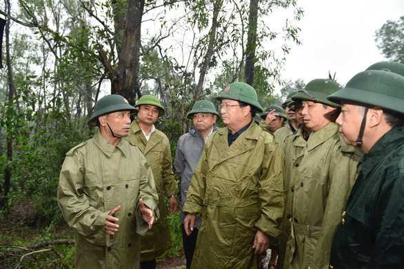 Chính phủ làm hết sức mình, tập trung tìm kiếm nạn nhân vụ sạt lở đất - Ảnh 1.