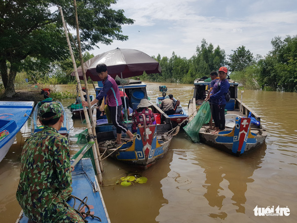 Lũ đầu nguồn ĐBSCL lên trở lại, mang theo nhiều cá tôm - Ảnh 1.