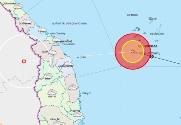 10h sáng nay, áp thấp nhiệt đới cách bờ biển Đà Nẵng - Bình Định 290km - Ảnh 1. 10h sáng nay, áp thấp nhiệt đới cách bờ biển Đà Nẵng - Bình Định 290km - Ảnh 1.