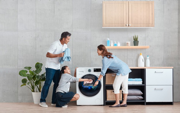 Samsung tiên phong mang spa áo quần về ngôi nhà bạn - Ảnh 1. Samsung tiên phong mang spa áo quần về ngôi nhà bạn - Ảnh 1.