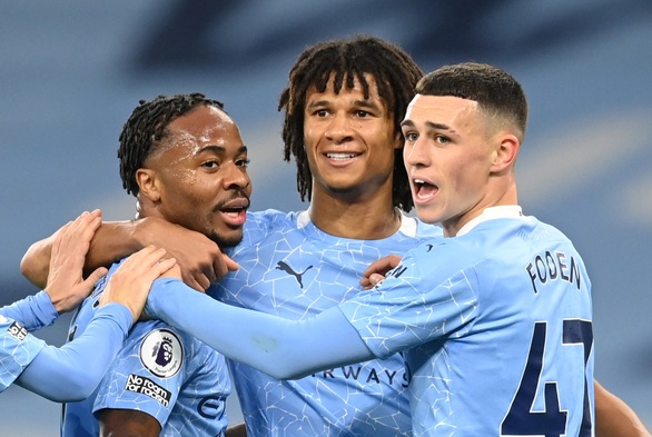 Sterling tỏa sáng, Man City hạ đo ván Arsenal tại Etihad - Ảnh 1. Sterling tỏa sáng, Man City hạ đo ván Arsenal tại Etihad - Ảnh 1.