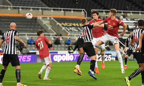 Bùng nổ cuối trận, Man Utd thắng đậm Newcastle tại St James Park - Ảnh 2. Bùng nổ cuối trận, Man Utd thắng đậm Newcastle tại St James Park - Ảnh 2.