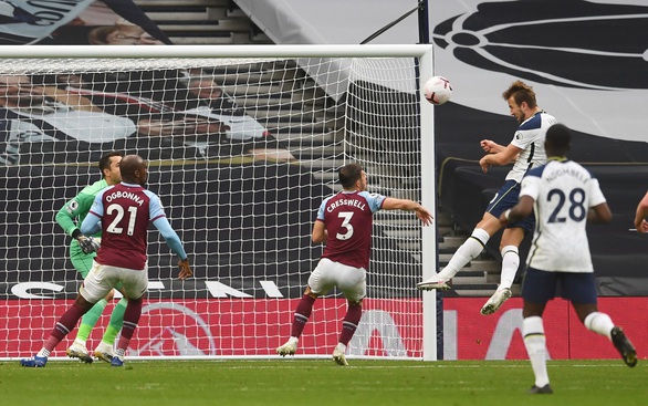 Chủ quan 10 phút cuối, Tottenham đánh rơi chiến thắng trước West Ham dù dẫn 3-0 - Ảnh 3. Chủ quan 10 phút cuối, Tottenham đánh rơi chiến thắng trước West Ham dù dẫn 3-0 - Ảnh 3.