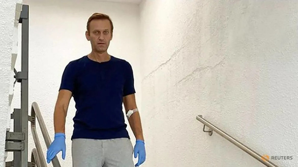 Người phát ngôn Điện Kremlin tố chính trị gia Navalny làm việc với CIA - Ảnh 1.