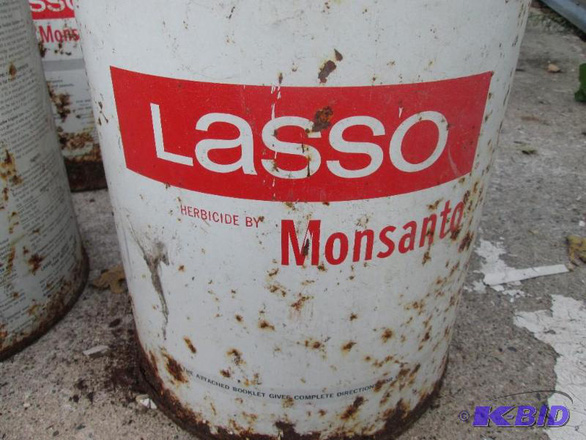 Một nông dân Pháp thắng kiện Monsanto về thuốc diệt cỏ gây bệnh tật - Ảnh 1.