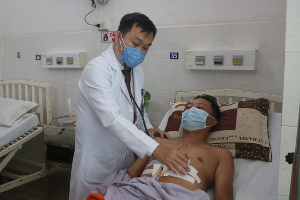 Bypass procedure, 1 minute emergency consultation to save the life of a cardiac puncture patient - Photo 1.