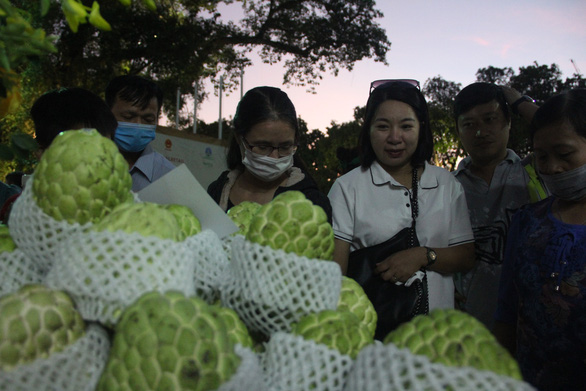 Tuần lễ hàng Made in Vietnam - Tinh hoa Việt Nam khai mạc ở hồ Hoàn Kiếm  - Ảnh 3.